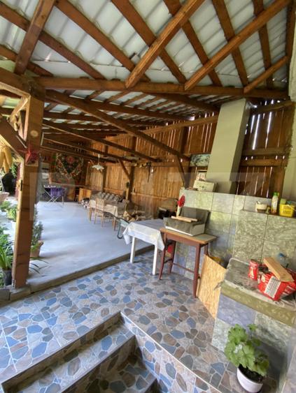 Casă cu 3 camere cu Teren 3687 Mp în Livezile