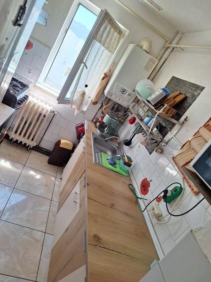 Apartament cu 3 camere decomandat în Central — fotografia 1