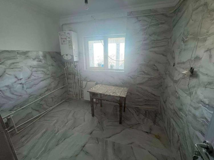 Apartament cu 3 camere decomandat în Micro 14