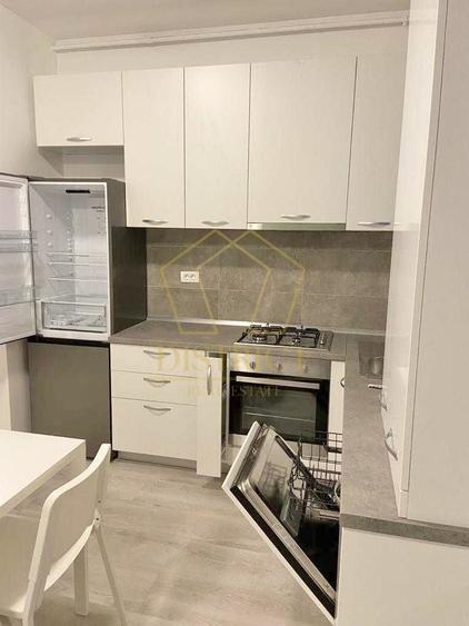 Apartament cu 2 camere semidecomandat, mobilat în Giroc