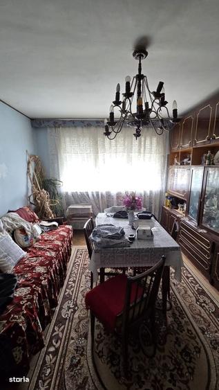 Apartament cu 3 camere în Micro 16 — fotografia 1