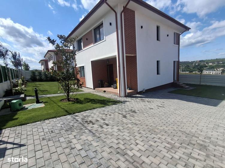 Casă cu 4 camere în Bucium
