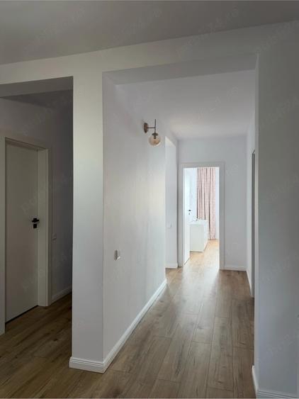 Apartament cu 3 camere semidecomandat în Central