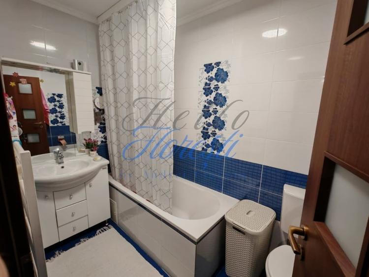 Apartament cu 3 camere semidecomandat, mobilat în Florești