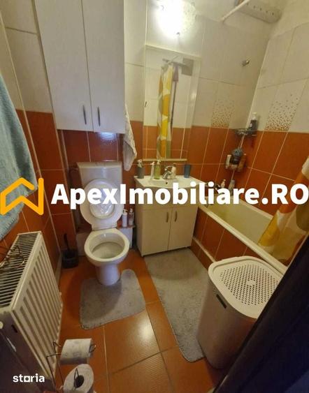 Apartament cu 2 camere decomandat în Titan