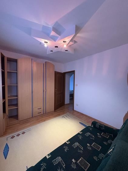 Apartament cu 3 camere nedecomandat în Central