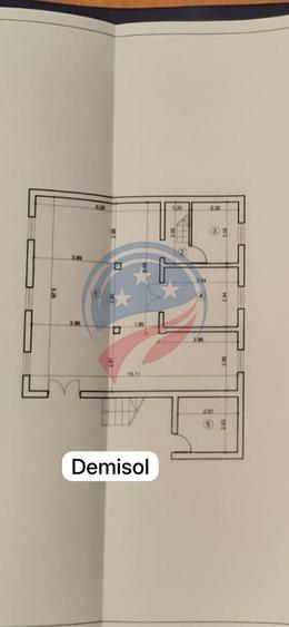 Casă individuală cu 10 camere cu Canalizare în Lăpuș