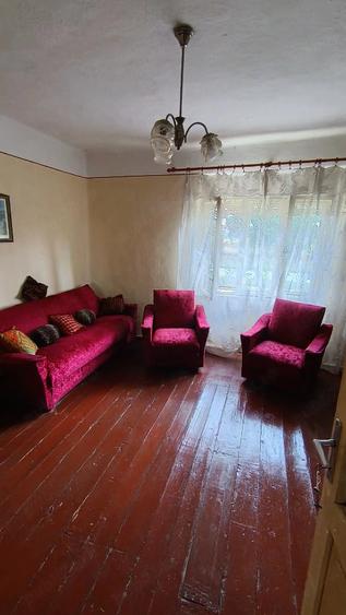 Casă cu 3 camere cu Teren 1800 Mp în Olari