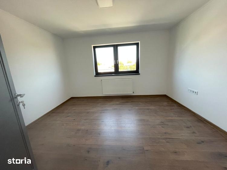 Casă cu 4 camere cu Teren 400 Mp în Central