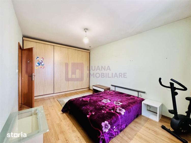 Apartament cu 3 camere în Vasile Aaron
