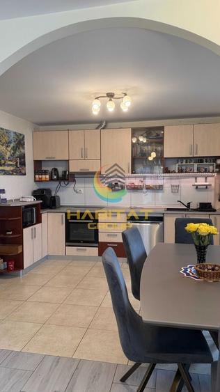 Apartament cu 5 camere decomandat în Titan