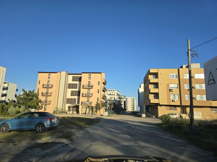 Teren Construcții intravilan de 600 mp, în Nord