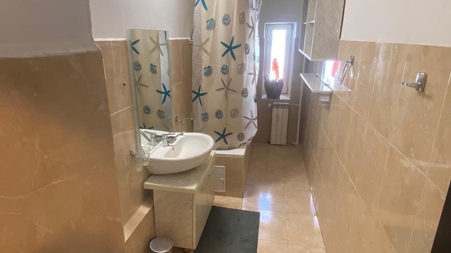 Apartament cu 3 camere decomandat, mobilat în Unirii
