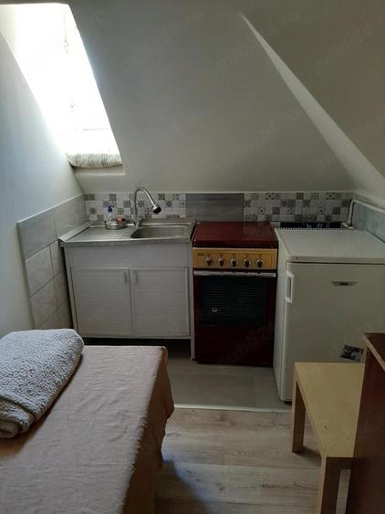 Garsonieră decomandată în Lahovari