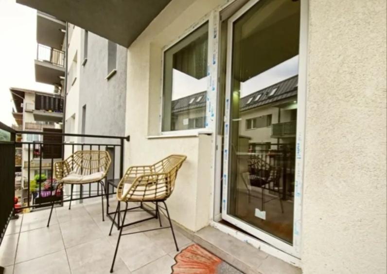 Apartament cu 2 camere decomandat în Exterior Vest