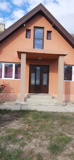 Casă cu Teren 1200 Mp în Tătăranu