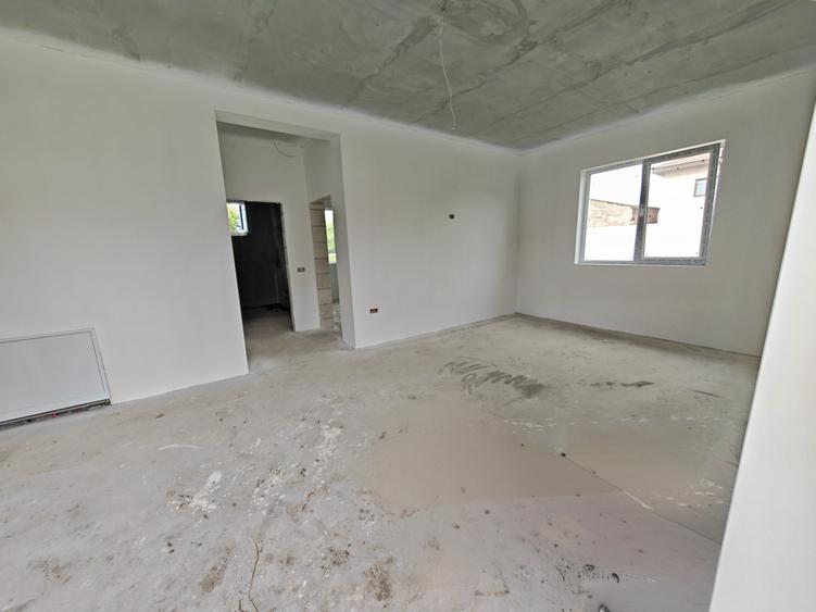 Casă individuală cu 4 camere cu Teren 300 Mp în Lumina