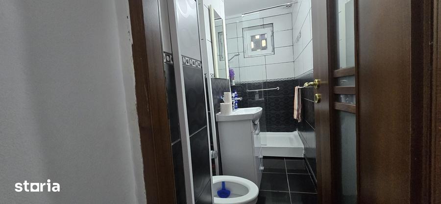 Apartament cu 3 camere în Micro 5