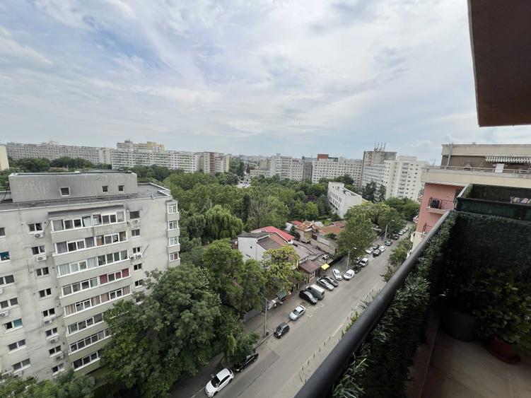 Apartament cu 3 camere decomandat în Morarilor