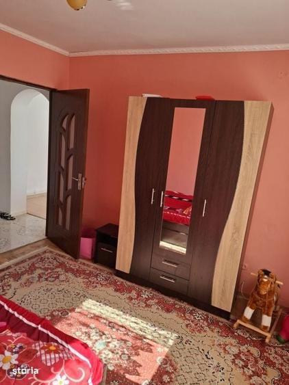 Apartament cu 3 camere în Ișalnița