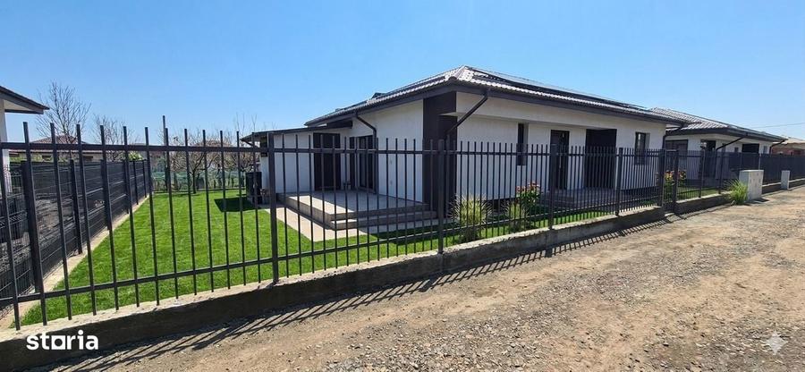 Casă cu 4 camere cu Teren 410 Mp în Clinceni