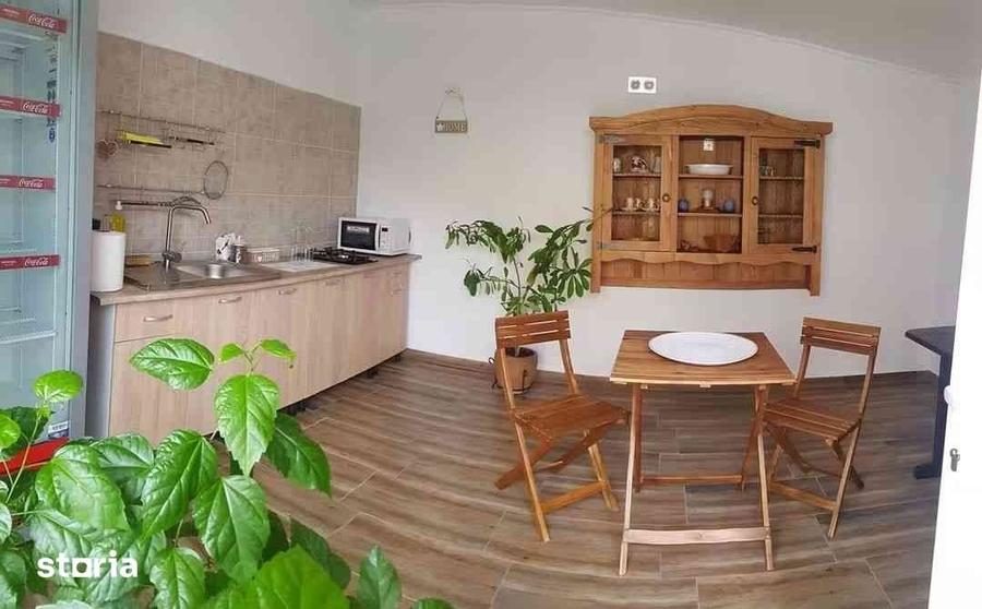 Casă cu 10 camere cu Teren 466 Mp în Central