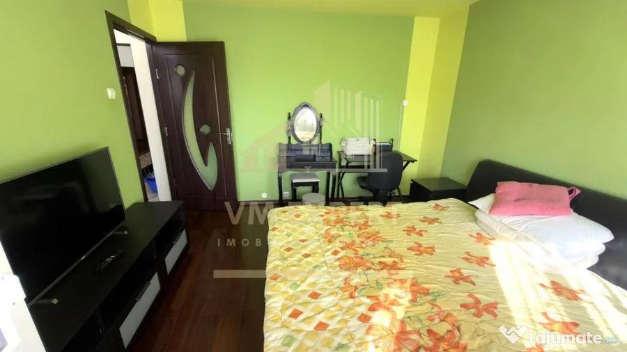 Apartament cu 3 camere decomandat în Sud