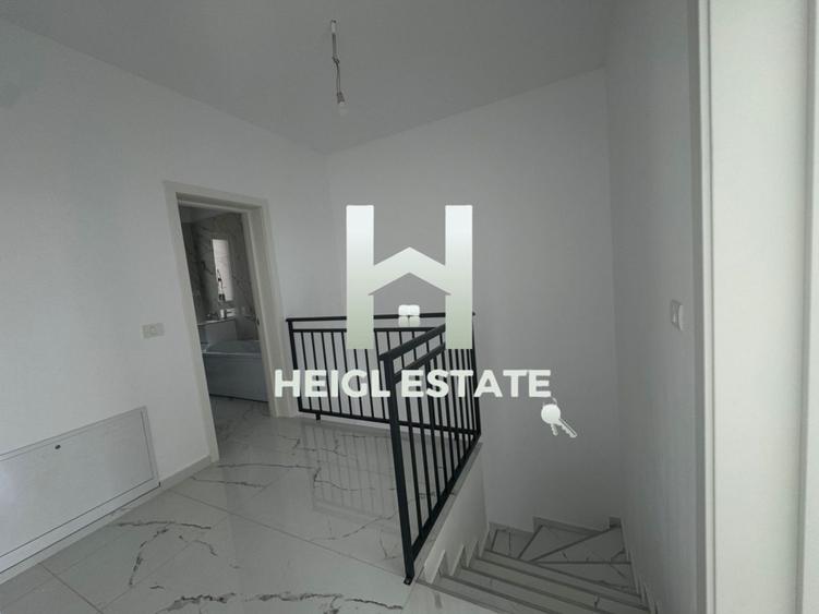 Duplex cu 5 camere cu Canalizare în Dumbrăvița