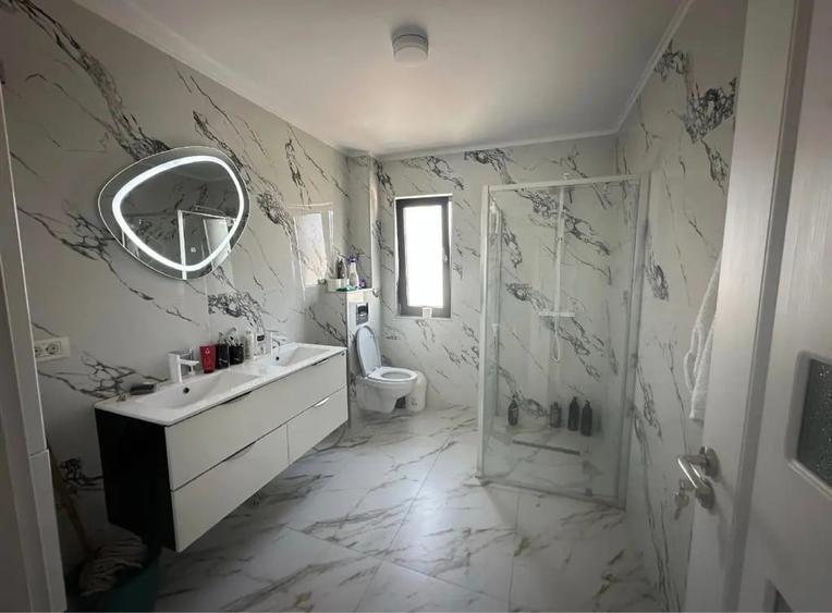 Casă cu 4 camere în Central