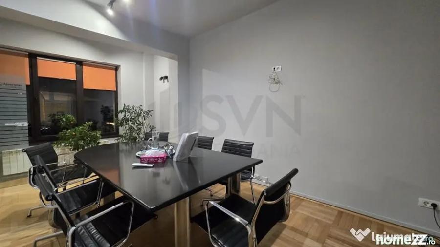 Casă cu 7 camere cu Teren 300 Mp în Domenii