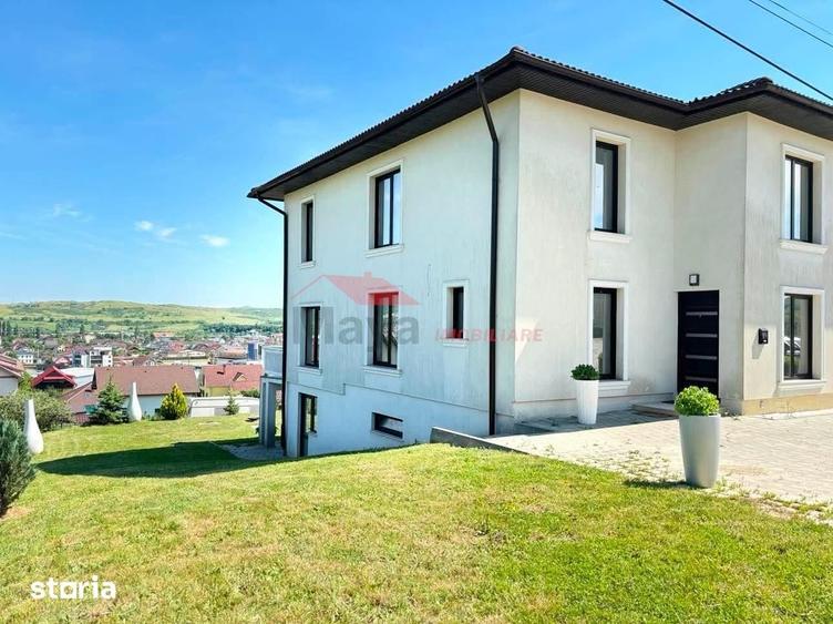 Casă cu 4 camere cu Teren 337 Mp în Central