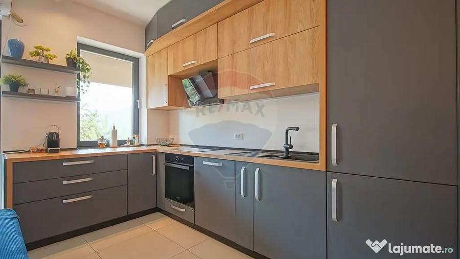 Apartament cu 3 camere decomandat în Drumul Poienii