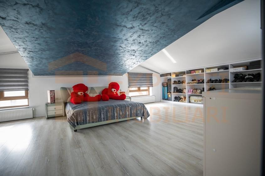 Casă individuală cu 10 camere cu Canalizare în Kamsas