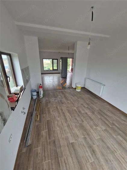 Casă cu 1 camere cu Teren 750 Mp în Dragșina