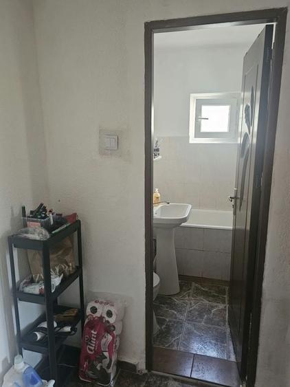 Apartament cu 2 camere în Craiovița Nouă