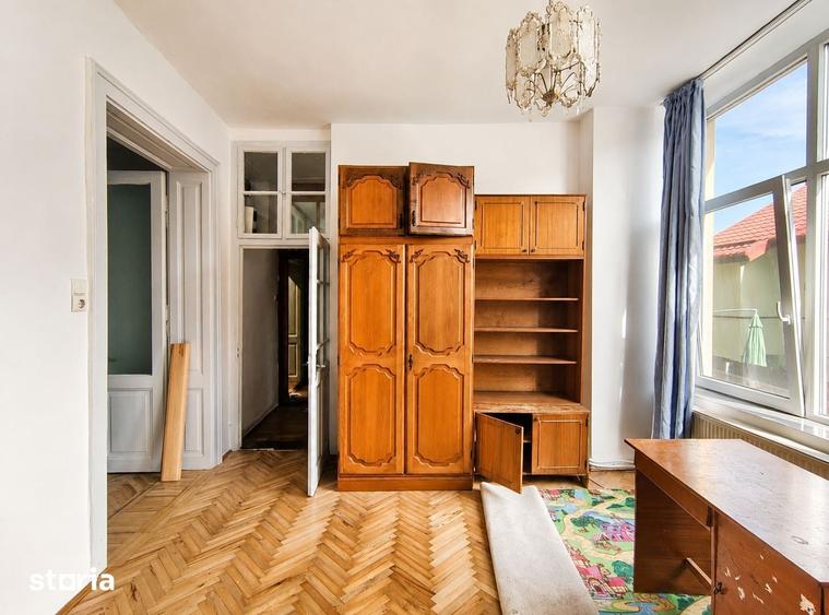Apartament cu 4 camere în Gruia