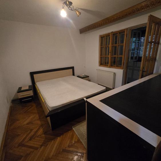 Apartament cu 3 camere decomandat, mobilat în Zimbru