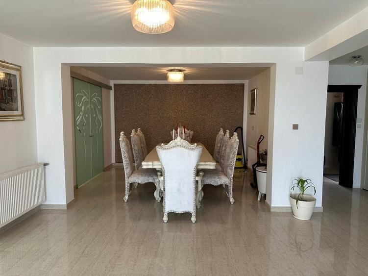 Casă cu 4 camere în Geamăna