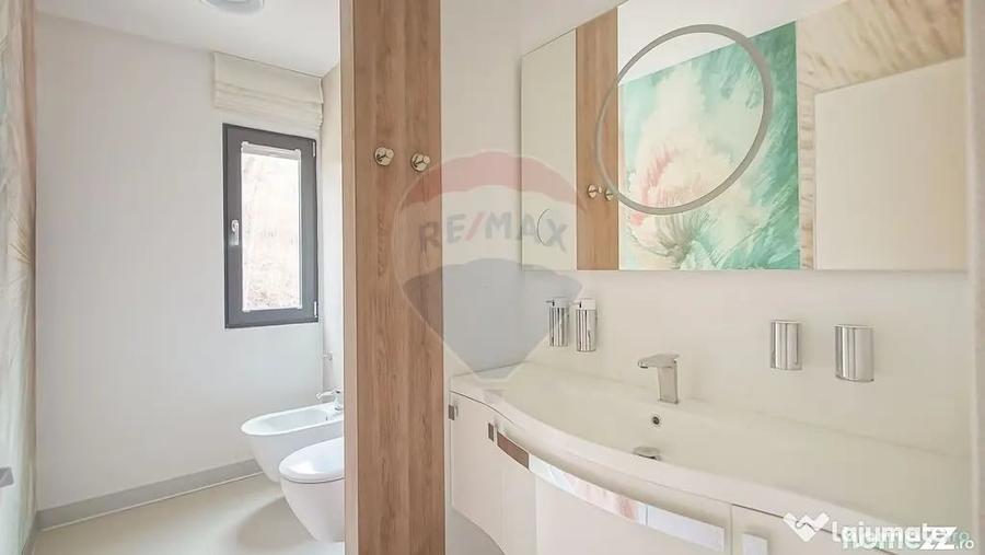 Apartament cu 3 camere decomandat în Drumul Poienii