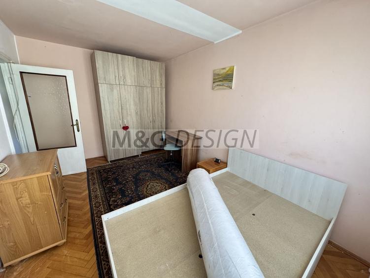 Apartament cu 3 camere decomandat în Girocului