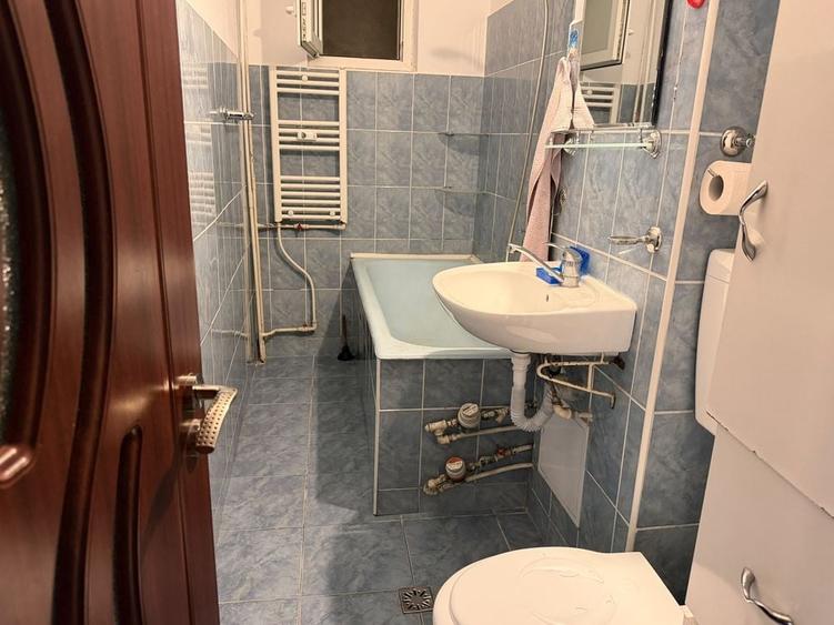 Apartament cu 3 camere decomandat în Decebal