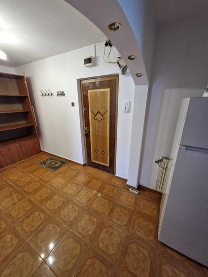 Apartament cu 2 camere decomandat în Cornișa