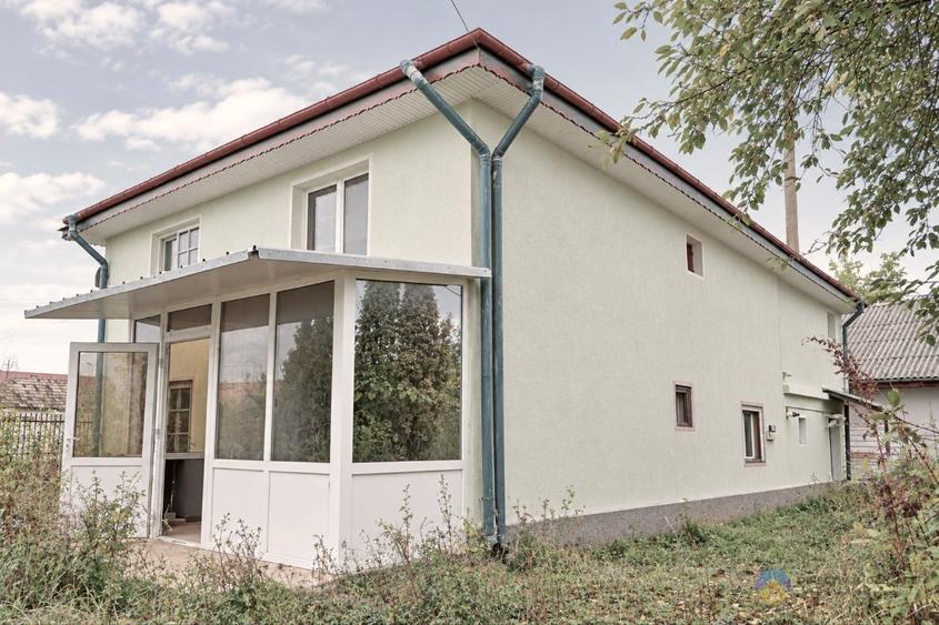 Casă cu 5 camere cu Canalizare în Săvinești