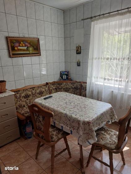 Apartament cu 3 camere decomandat în Nerva Traian