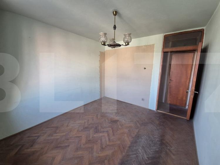Apartament cu 3 camere decomandat în Complex Studențesc