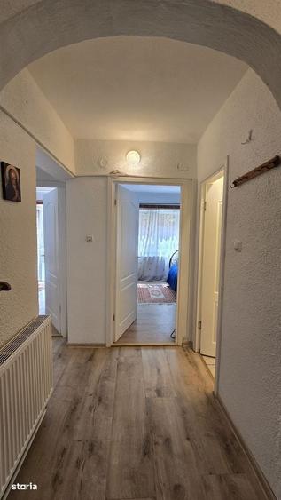 Apartament cu 3 camere decomandat în Vitrometan