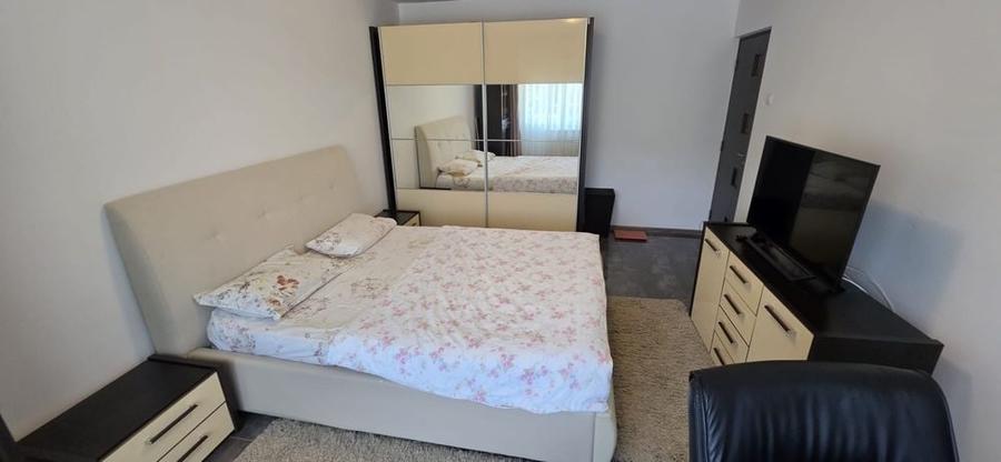 Apartament cu 2 camere decomandat în E3