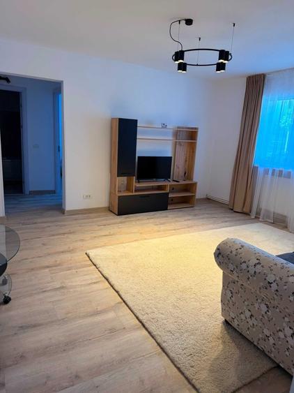 Apartament cu 2 camere decomandat în George Enescu