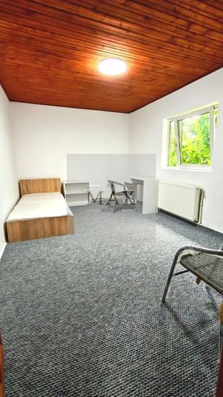 Apartament cu 3 camere semidecomandat, mobilat în Bulgaria