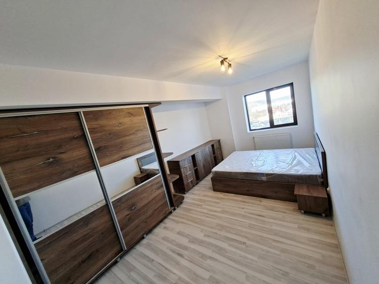Apartament cu 2 camere nedecomandat, mobilat în Calea București